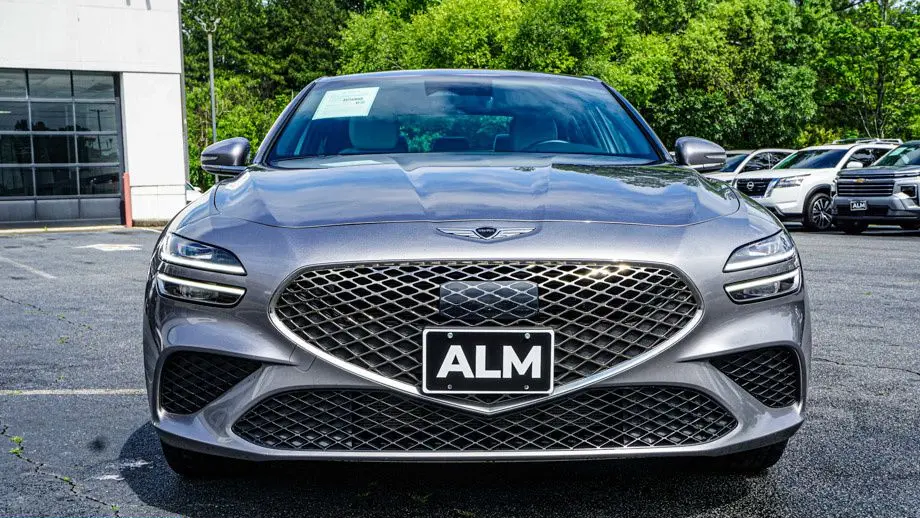 2025 Genesis G70 2.5T Standard