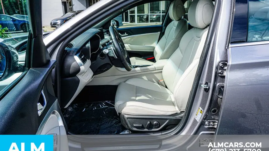 2025 Genesis G70 2.5T Standard