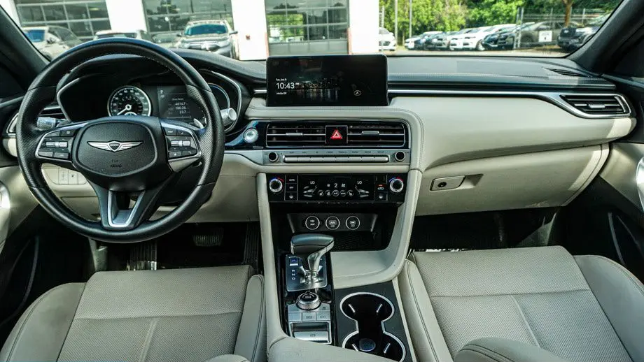 2025 Genesis G70 2.5T Standard