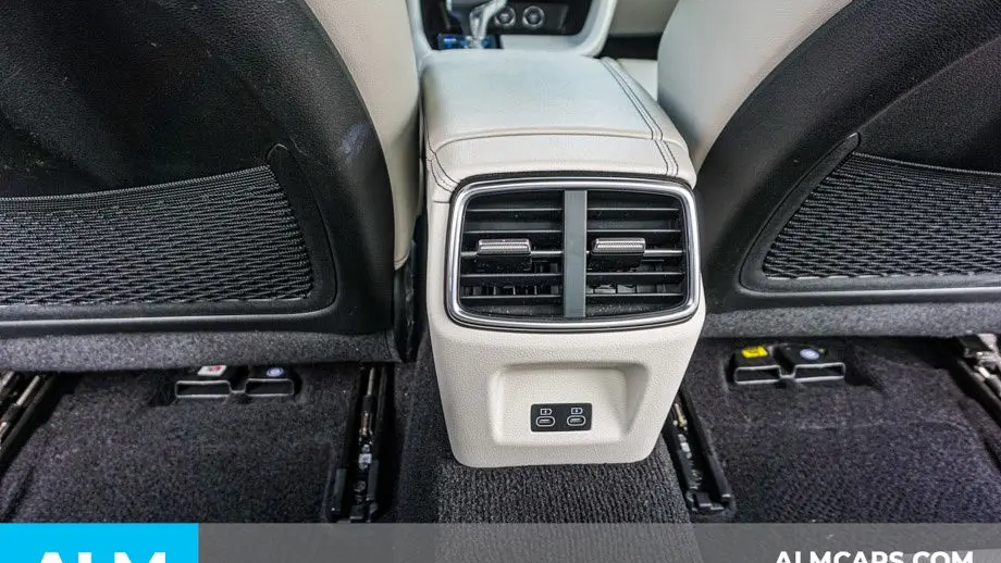 2025 Genesis G70 2.5T Standard