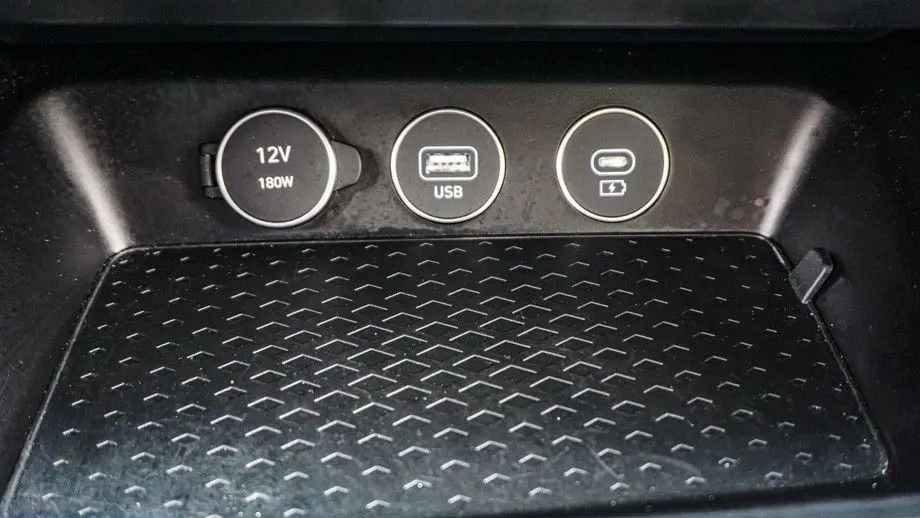 2025 Genesis G70 2.5T Standard