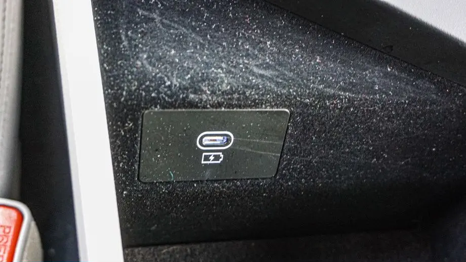 2025 Genesis G70 2.5T Standard