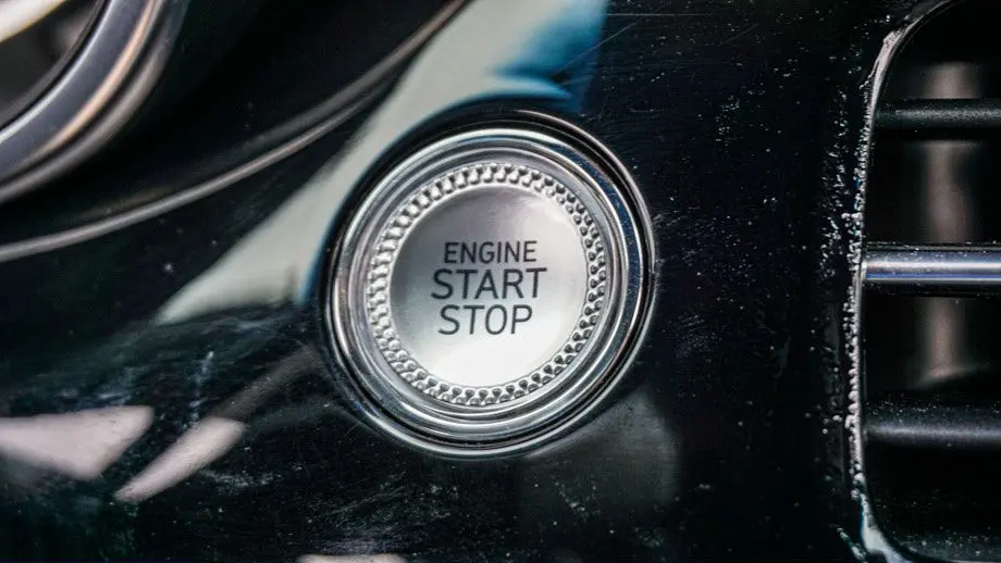 2025 Genesis G70 2.5T Standard