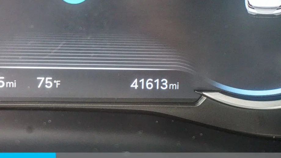 2025 Genesis G70 2.5T Standard
