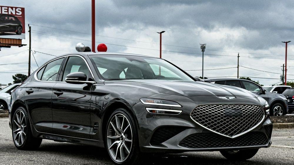 2025 Genesis G70 2.5T Standard