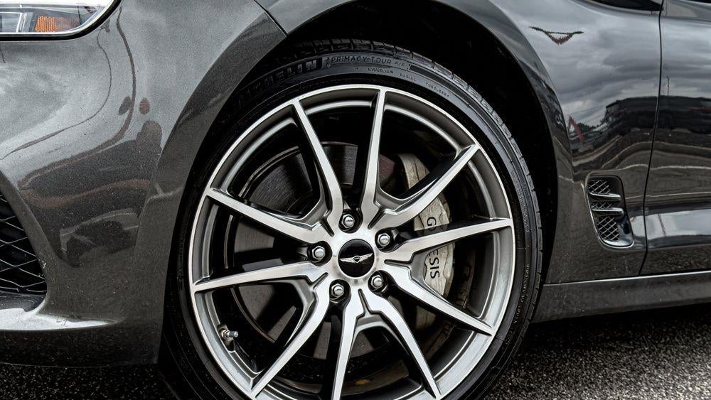 2025 Genesis G70 2.5T Standard