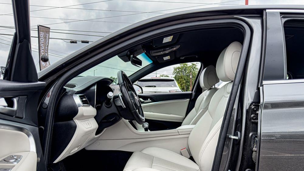 2025 Genesis G70 2.5T Standard