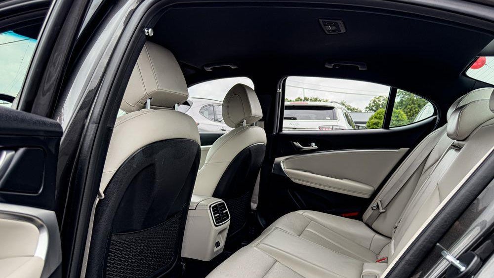2025 Genesis G70 2.5T Standard
