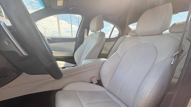 2025 Genesis G70 2.5T Standard