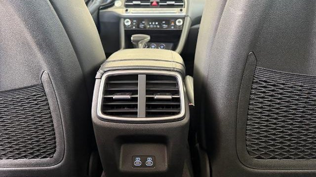 2025 Genesis G70 2.5T Standard