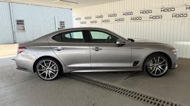 2025 Genesis G70 2.5T Standard