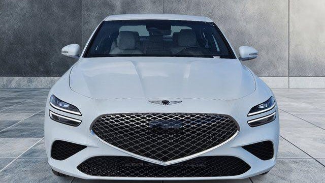 2025 Genesis G70 2.5T Standard