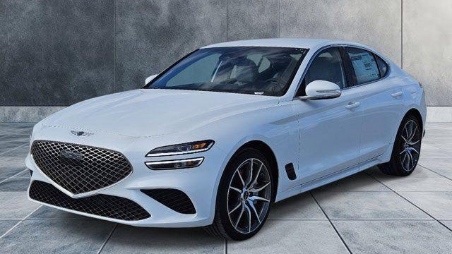 2025 Genesis G70 2.5T Standard