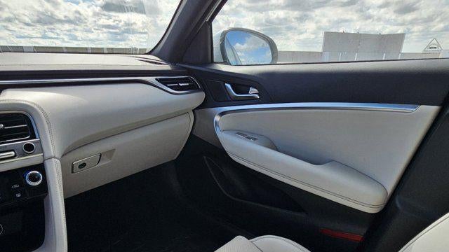 2025 Genesis G70 2.5T Standard