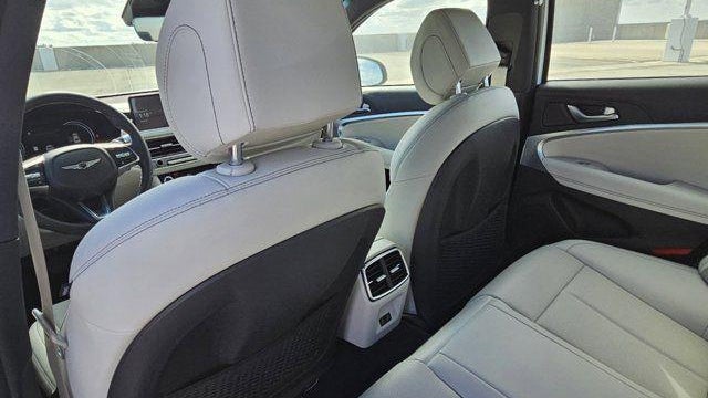 2025 Genesis G70 2.5T Standard