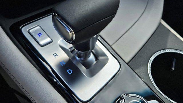 2025 Genesis G70 2.5T Standard
