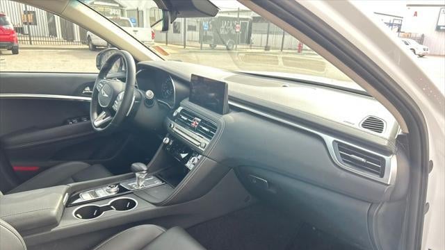 2025 Genesis G70 2.5T Standard