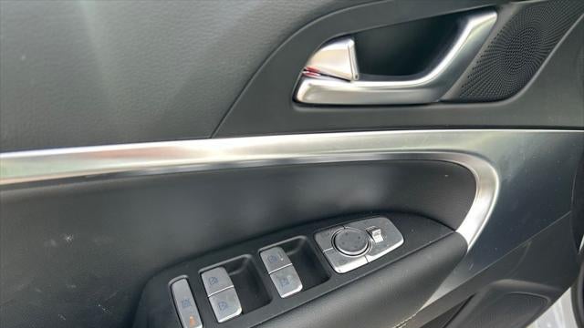 2025 Genesis G70 2.5T Standard