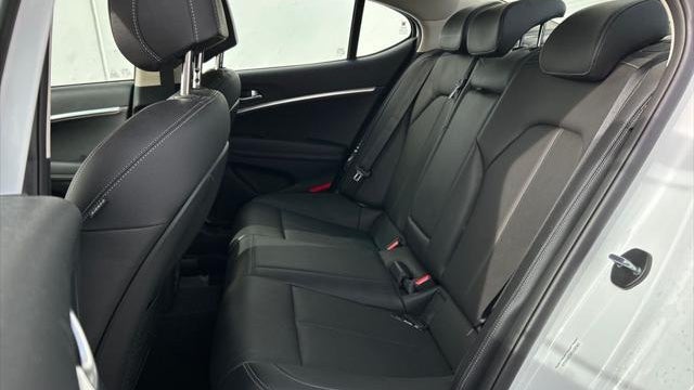 2025 Genesis G70 2.5T Standard