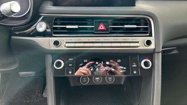 2025 Genesis G70 2.5T Standard