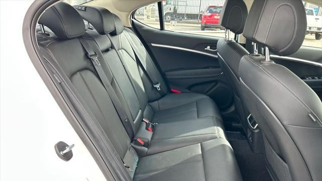 2025 Genesis G70 2.5T Standard