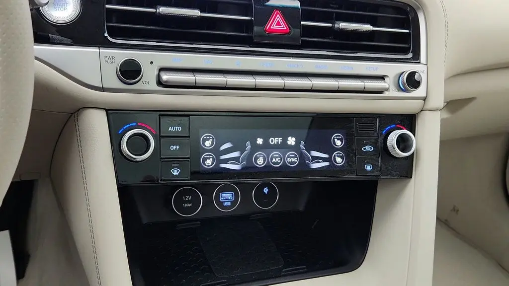 2026 Genesis G70 2.5T Prestige