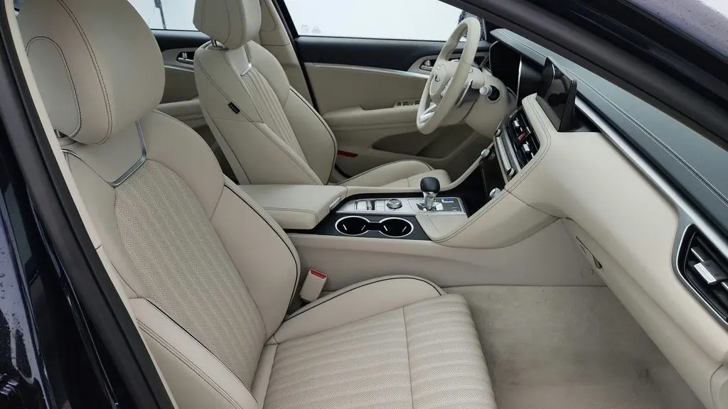 2026 Genesis G70 2.5T Prestige