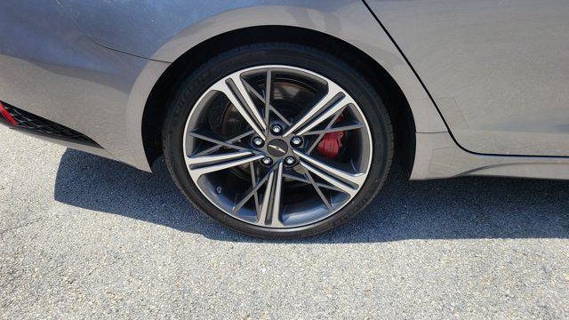 2024 Genesis G70 2.5T Standard
