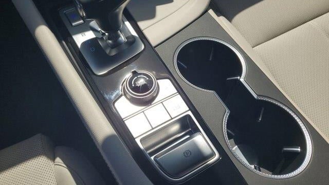 2025 Genesis G70 2.5T Standard