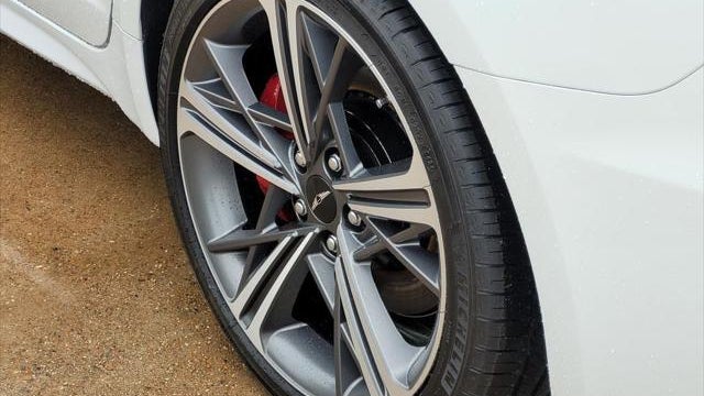 2025 Genesis G70 2.5T Standard