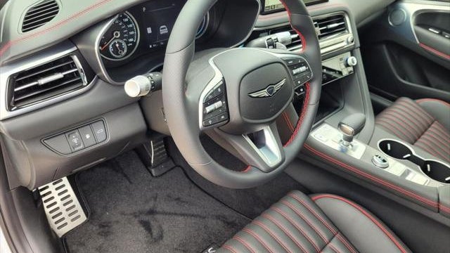 2025 Genesis G70 2.5T Standard