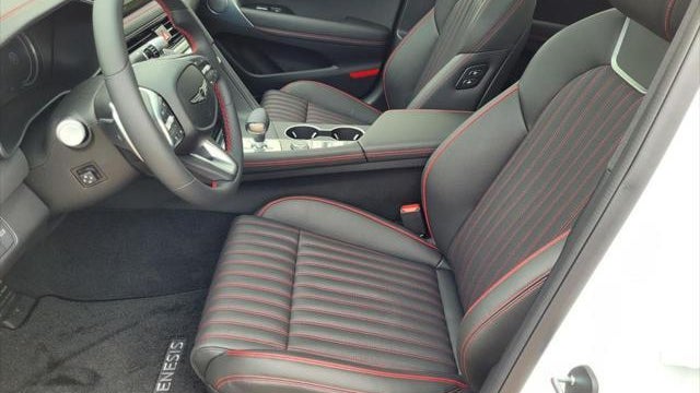 2025 Genesis G70 2.5T Standard