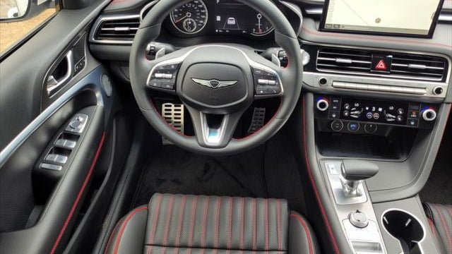 2025 Genesis G70 2.5T Standard