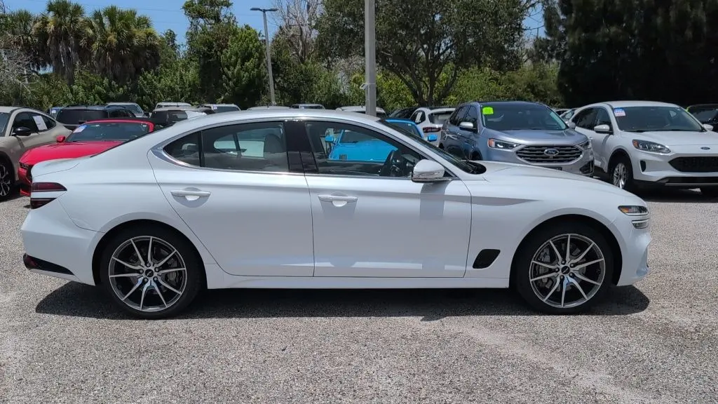 2025 Genesis G70 2.5T Standard