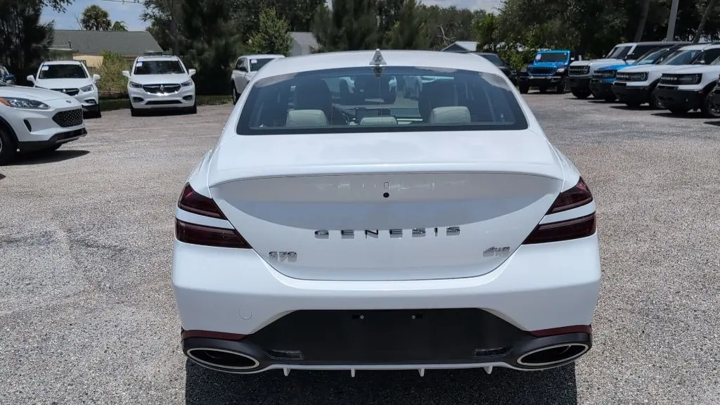 2025 Genesis G70 2.5T Standard