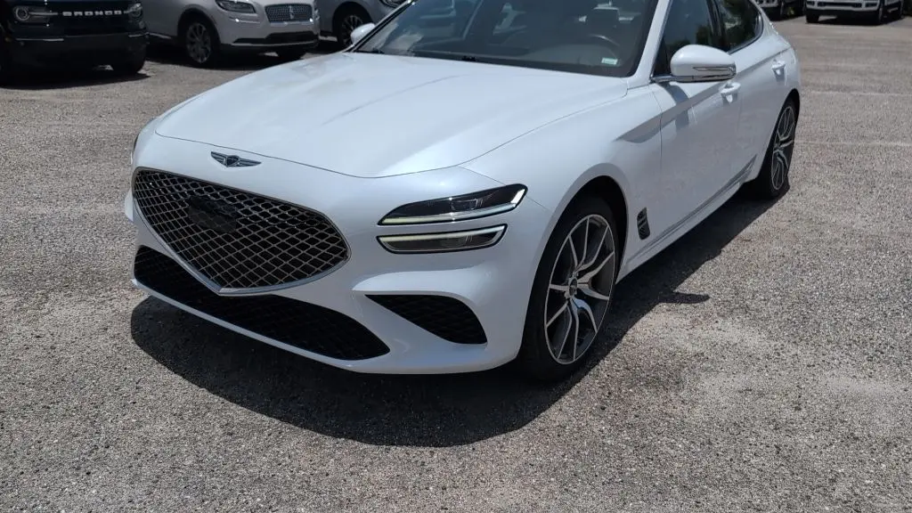 2025 Genesis G70 2.5T Standard