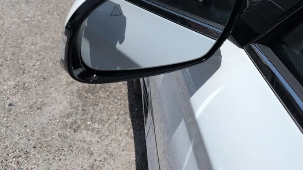 2025 Genesis G70 2.5T Standard