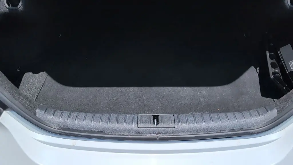 2025 Genesis G70 2.5T Standard