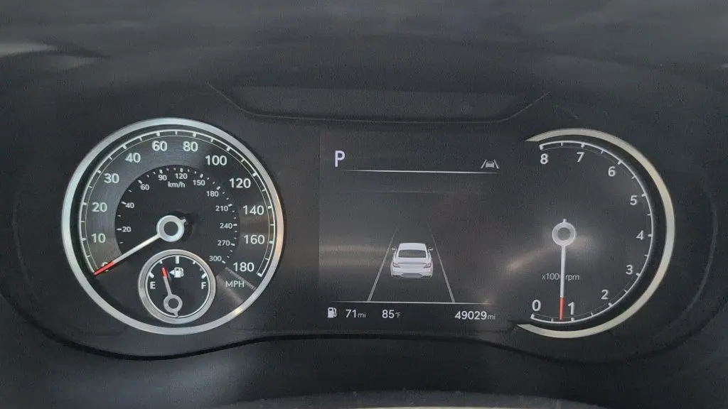 2025 Genesis G70 2.5T Standard