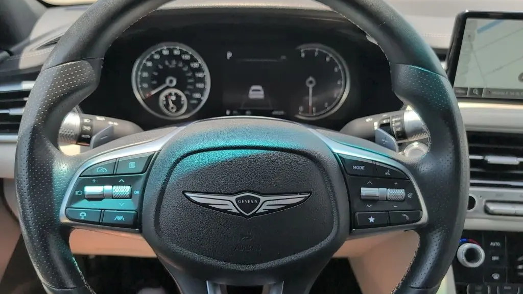 2025 Genesis G70 2.5T Standard