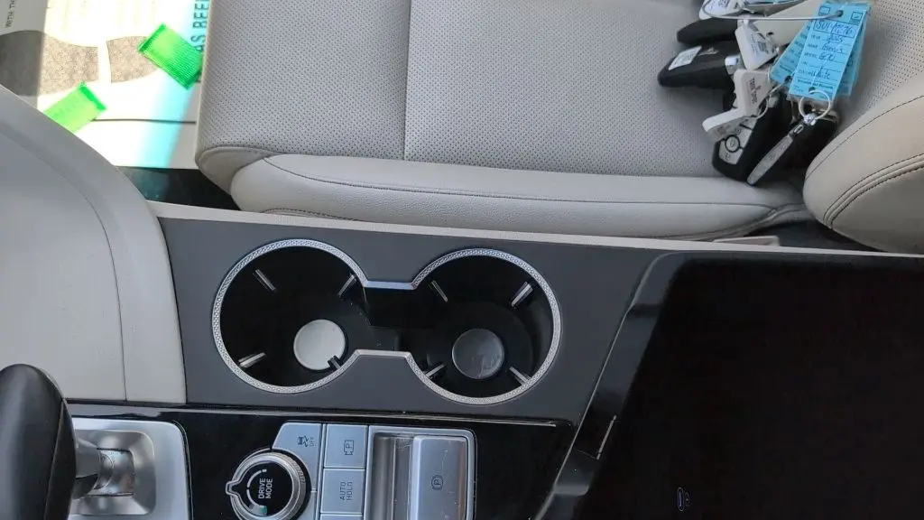 2025 Genesis G70 2.5T Standard
