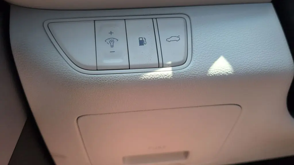 2025 Genesis G70 2.5T Standard