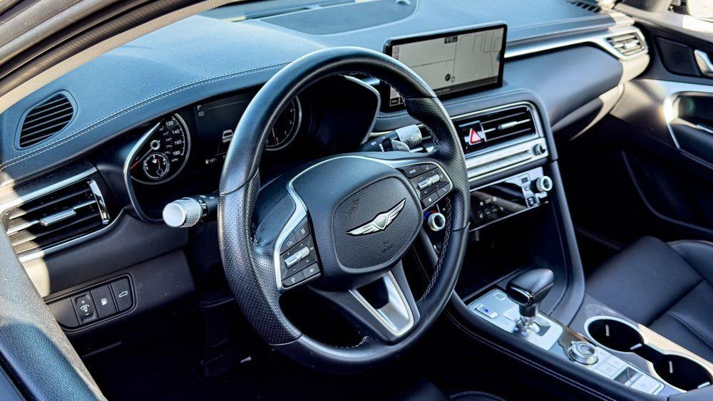 2025 Genesis G70 2.5T Standard