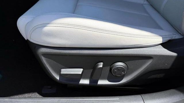 2025 Genesis G70 2.5T Sport Prestige