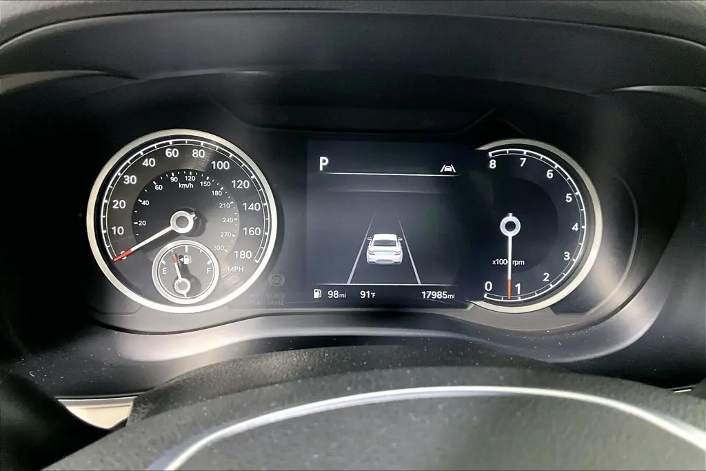 2025 Genesis G70 - $33,241