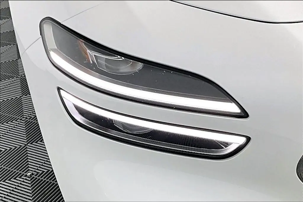 2025 Genesis G70 - $33,241