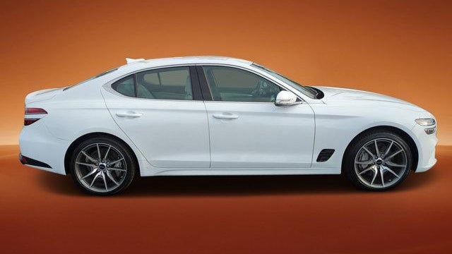 2025 Genesis G70 2.5T Standard