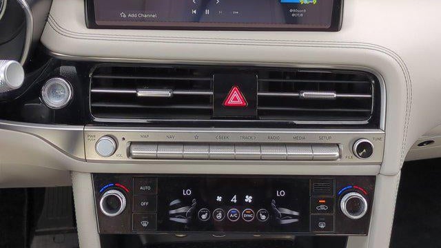 2025 Genesis G70 2.5T Standard