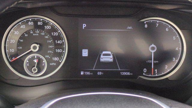 2025 Genesis G70 2.5T Standard