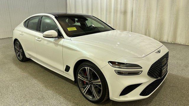 2025 Genesis G70 2.5T Standard